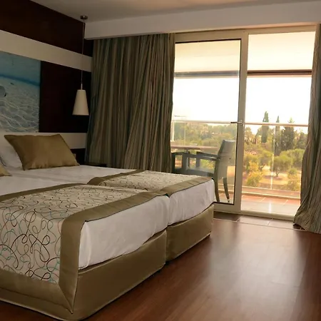 Holiday City Hotel 4*