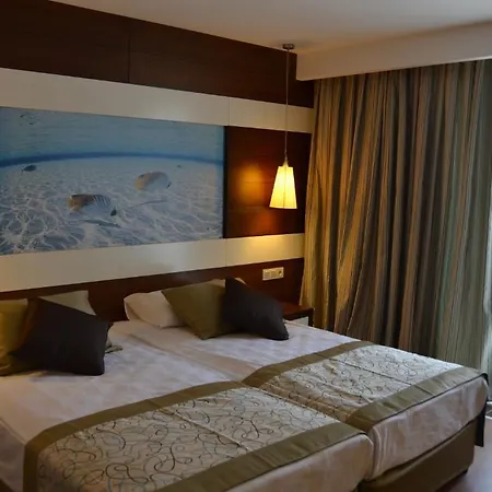 Hotel Holiday City