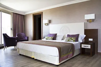 Hotel Holiday City